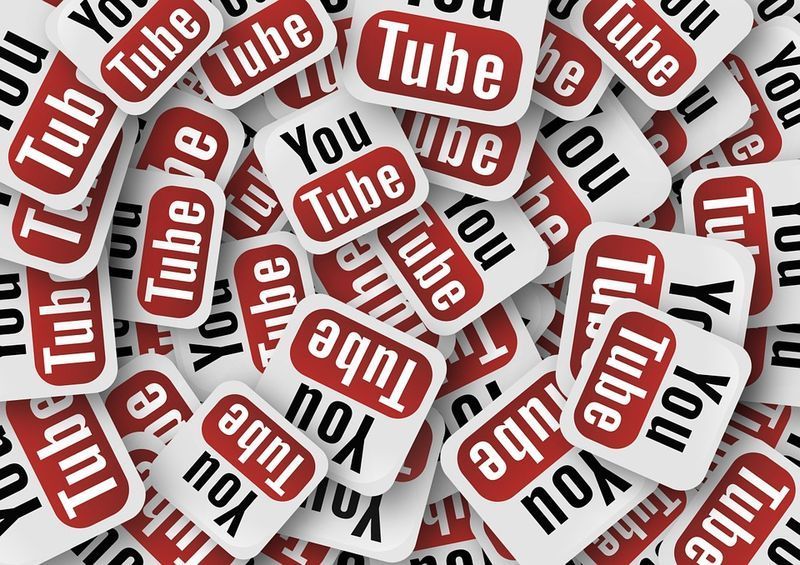 Kjøp YouTube-visninger og gjør innholdet ditt viralt