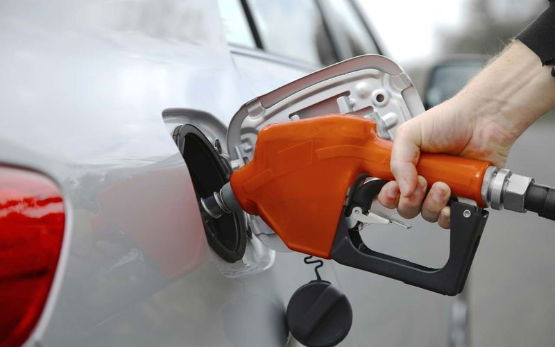 Senátní návrh zákona by mohl zvýšit daň z benzínu v New Yorku o 55 centů za galon