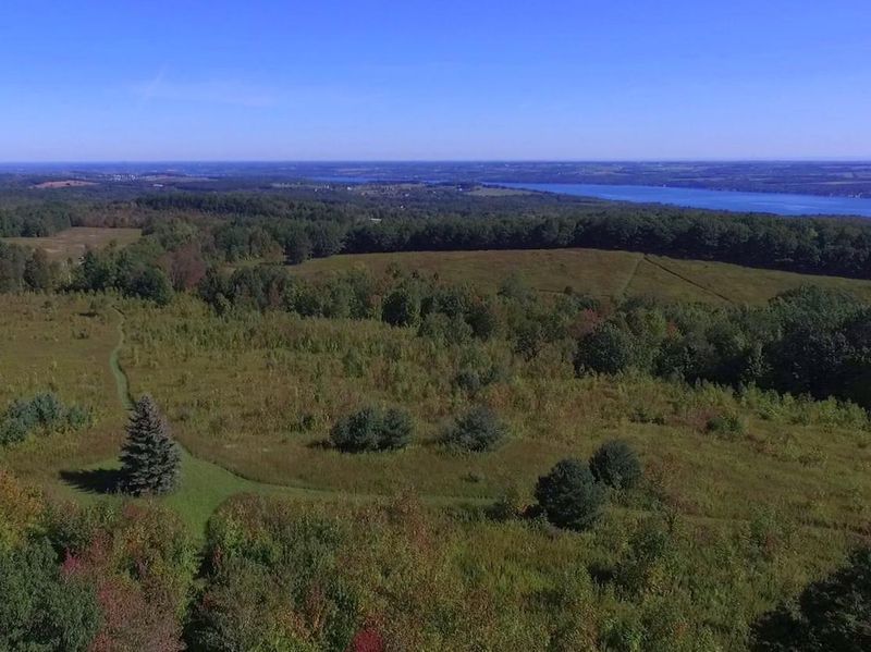 Finger Lakes Land Trust veic kampaņas 100 akriem virs Canandaigua ezera