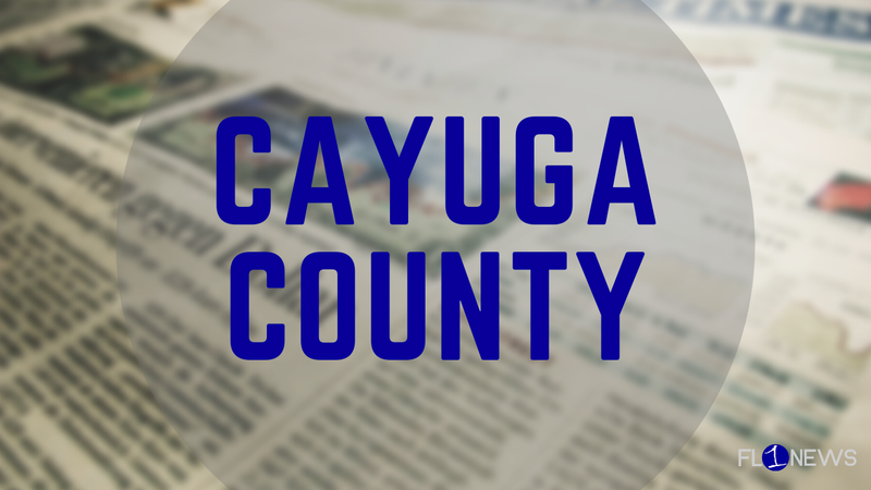 Valmistui Onondaga County Sheriff's Office K9 Academysta sisältää Cayuga County Sheriffin apulaisen