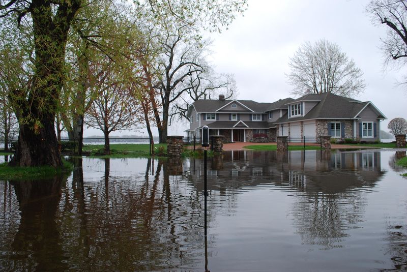 Výzkumníci chtějí vaše příběhy o zaplavení jezera Ontario, obrázky
