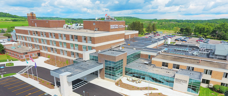 Besøksbegrensningene ble ytterligere avslappet ved Rochester Regional Health-sykehus, inkludert Clifton Springs, Newark