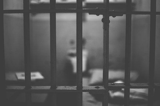 Žena odsúdená do federálneho väzenia za krádež vládnych prostriedkov