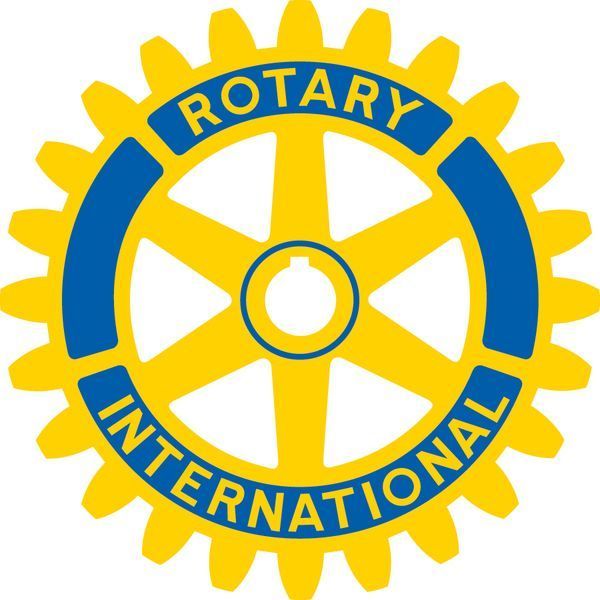 Companheiros Paul Harris entregues com prêmio na reunião do Rotary em Dundee em 19 de maio