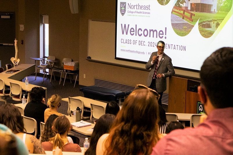 Das Northeast College of Health Sciences begrüßt seine Studenten für das neue Trimester