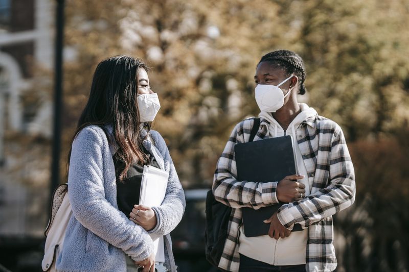 L'Université de Syracuse rejoint d'autres collèges pour exiger des masques faciaux à l'intérieur