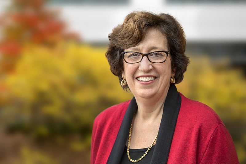 코넬 대학교의 제14대 총장으로 임명된 미시간 대학교의 마사 E. 폴락(Martha E. Pollack)