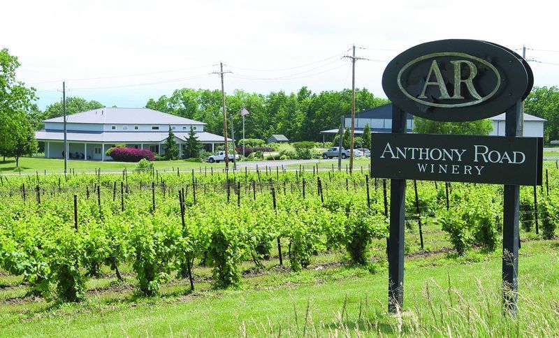 Anthony Road Wine Company va llançar la sèrie Art Series Riesling de 2014 a principis de 2019