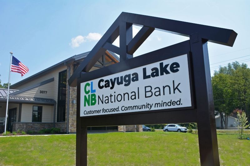 Cayuga Lake National Bank korraldab Lansingi asukohas lindi lõikamise tseremooniat