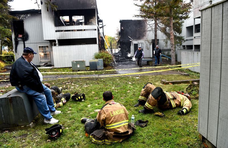 Neun Bewohner der University Park Apartments in Lansing durch Feuer vertrieben