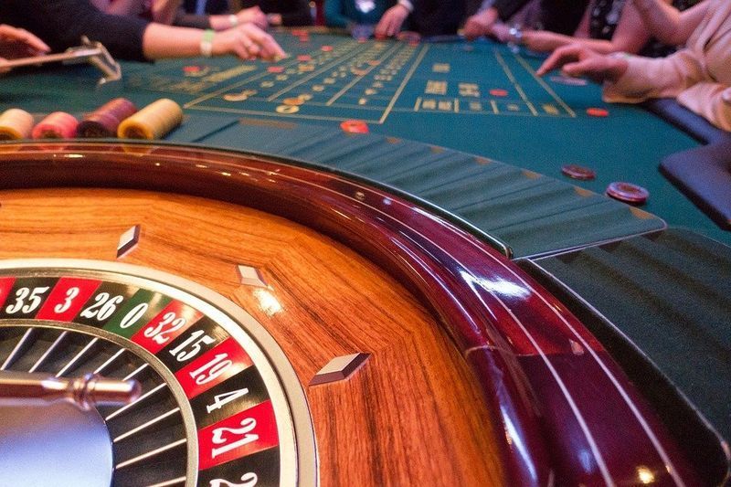 Perbedaan antara kasino sosial dan kasino online