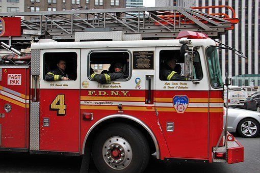 Einige New Yorker Feuerwehrleute rufen an, nachdem sie sich geweigert haben, das Impfmandat zu befolgen