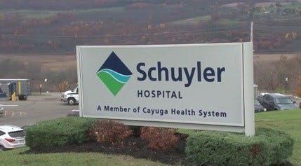 Schuyler ہسپتال کو ہوا کی آلودگی کا یونٹ خریدنے کے لیے $5,000 کا عطیہ ملتا ہے۔