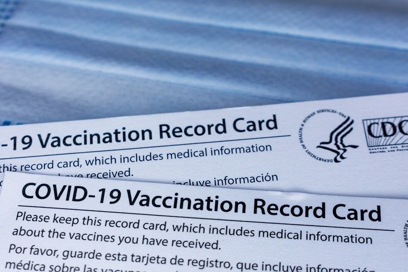 L'État de New York a désormais la possibilité de signaler d'autres personnes illégalement en utilisant de fausses cartes de vaccination