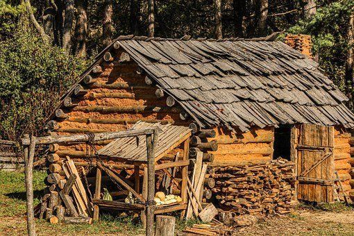 Blockhütten waren die beliebteste und günstigste Art von Zuhause, als Einwanderer nach Amerika kamen