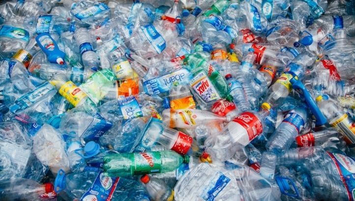 Gesetzgeber will Einweg-Plastikflaschen verbieten: Werden sie bald überall verboten?