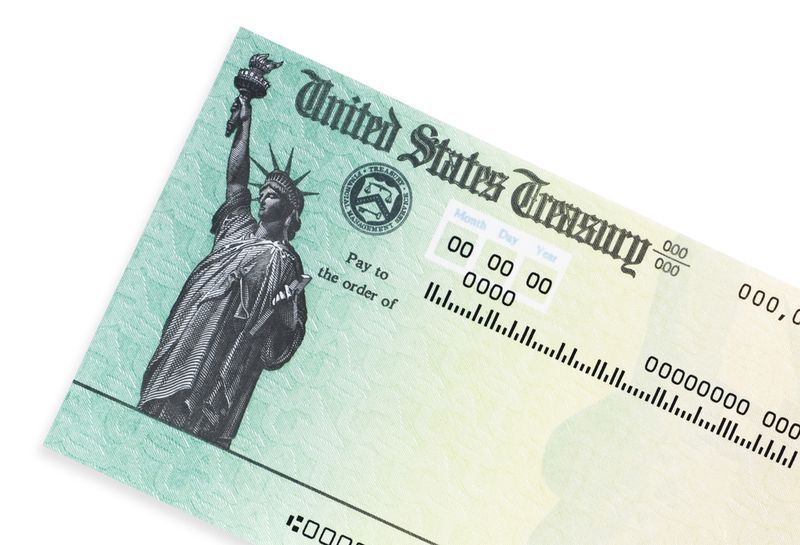IRS, valsts darba departamenti liek iedzīvotājiem atmaksāt stimulēšanas čekus, bezdarbnieka pabalstus