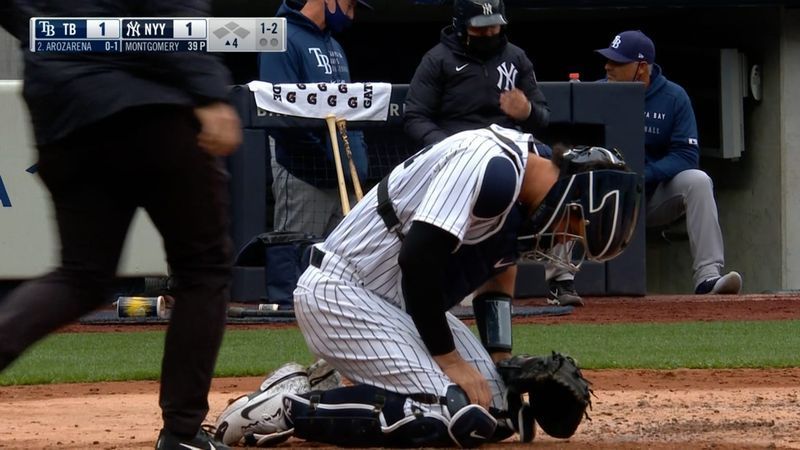 O apanhador do Yankees Gary Sanchez no dia a dia após deixar o jogo contra Rays com lesão na mão