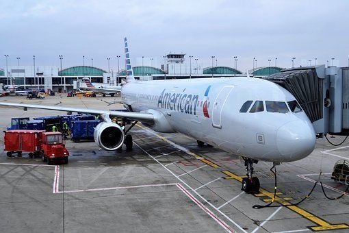 Bol váš let s American Airlines cez víkend zrušený? Tu je dôvod
