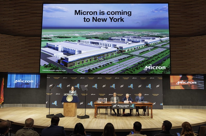 Micron, CNY에 합류: $1000억 투자, 평균 급여 $100,000에 50,000개의 일자리 창출
