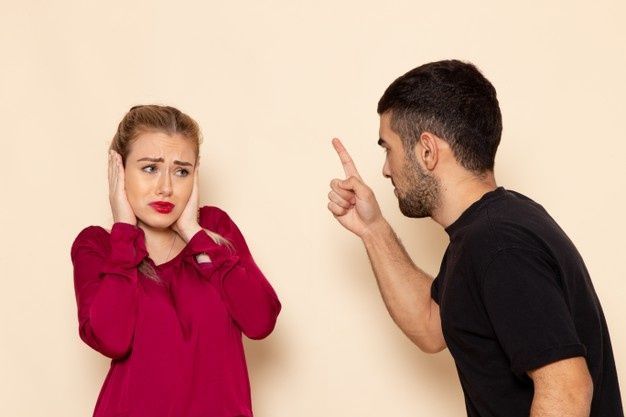 گھریلو تشدد طلاق کو کیسے متاثر کرتا ہے؟