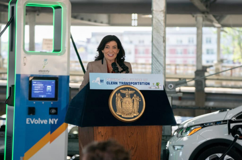 Tous les véhicules vendus à NYS doivent être à zéro émission d'ici 2035, mais des changements de véhicules seront nécessaires beaucoup plus tôt