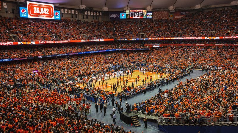 Syracuse Duke-ra esik a hatalmas Dome tömeg előtt (előzetes és információ)
